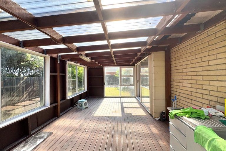 Photo of property in 17 Horlicks Place, Randwick Park, Auckland, 2105