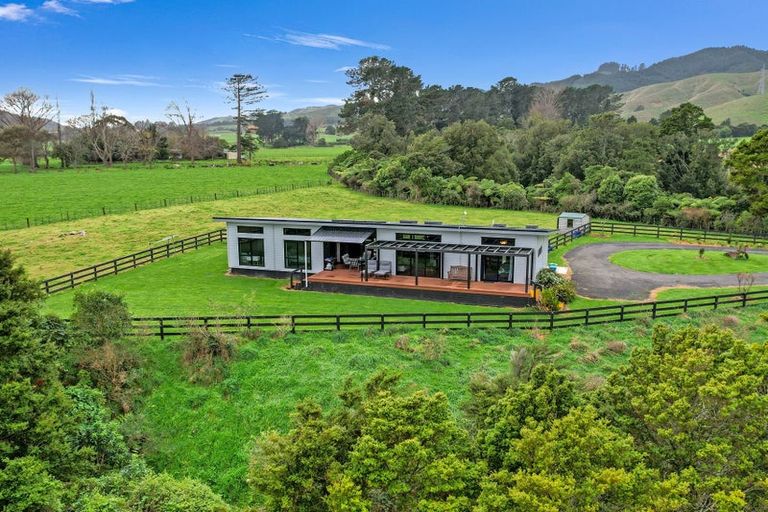 Photo of property in 346 Rahui Road, Otaki, 5583
