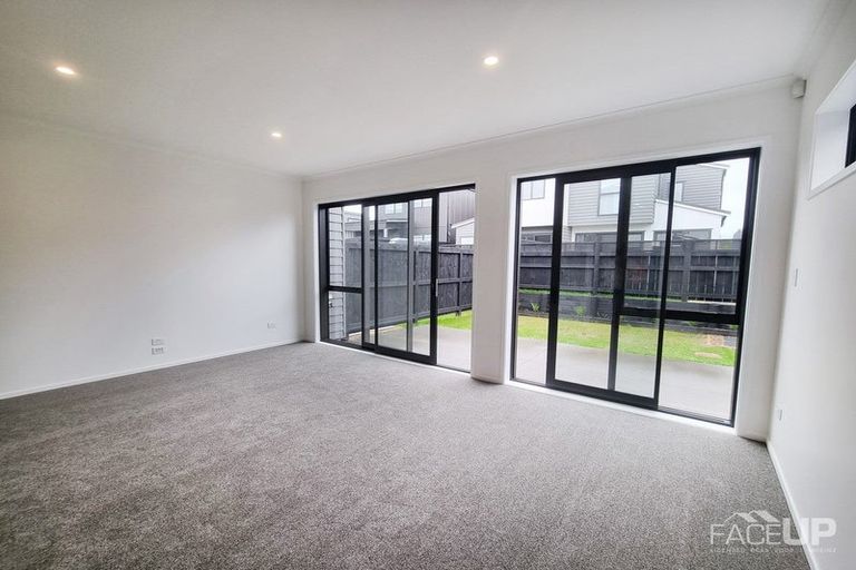 Photo of property in 5 Jagoda Road, Westgate, Auckland, 0614