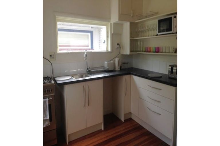 Photo of property in 37 Raroa Road, Kelburn, Wellington, 6012