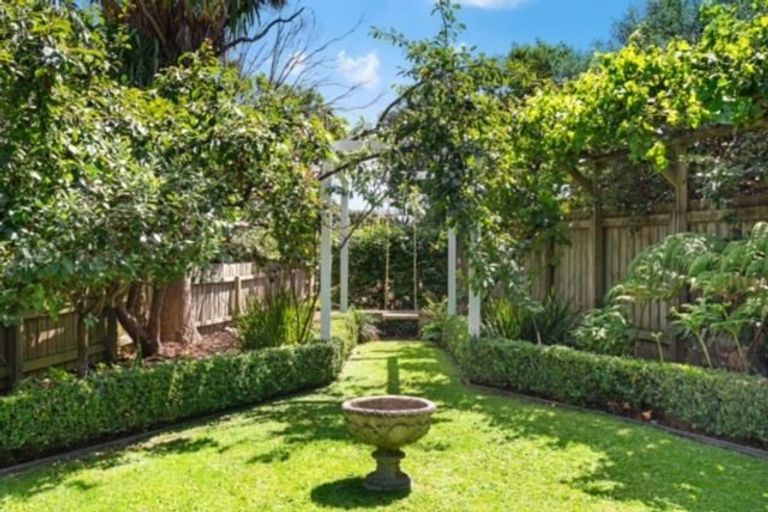 Photo of property in 19 Paremata Crescent, Paremata, Porirua, 5024