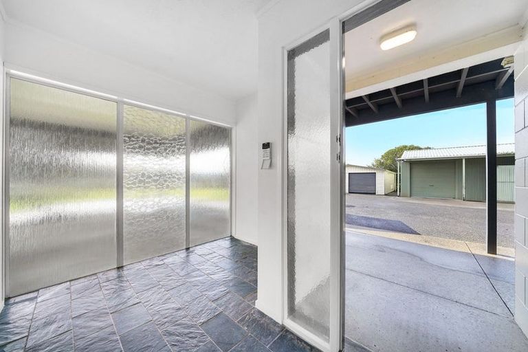 Photo of property in 6 Deacon Road, Riverhead, Kumeu, 0892