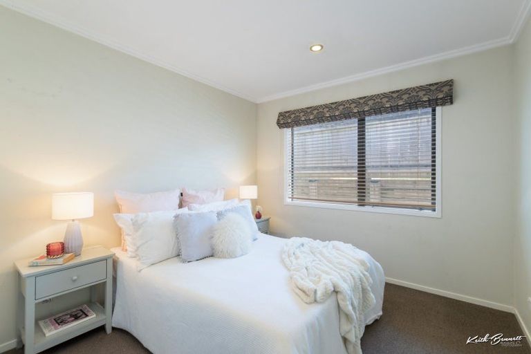 Photo of property in 43 Percy Kinsman Crescent, Riverstone Terraces, Upper Hutt, 5018