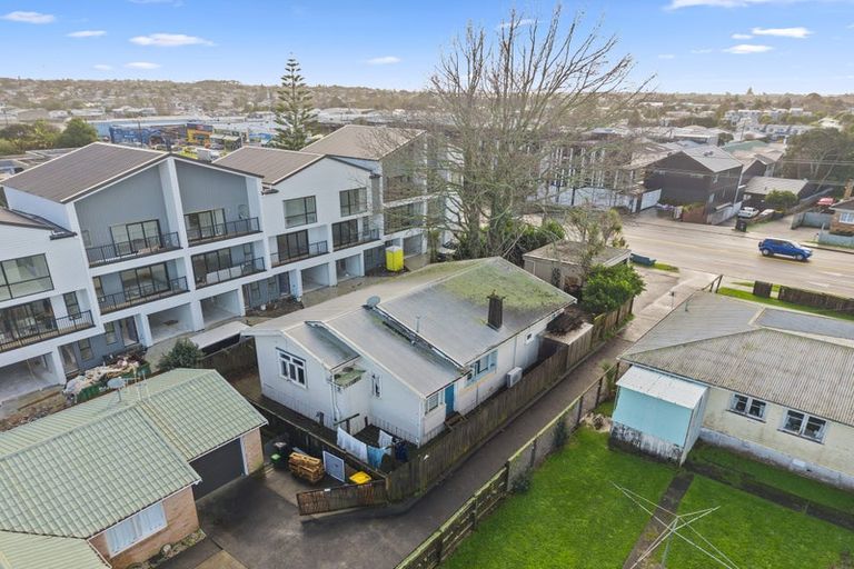 Photo of property in 4050 Great North Road, Glen Eden, Auckland, 0602