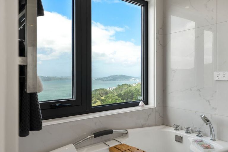 Photo of property in 35 Grumman Lane, Newlands, Wellington, 6037