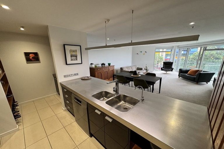 Photo of property in Piermont Apartments, 2b/82 Cable Street, Te Aro, Wellington, 6011