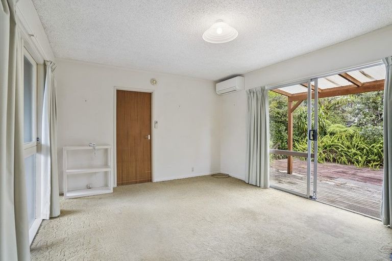 Photo of property in 2/1 Golf Road, New Lynn, Auckland, 0600