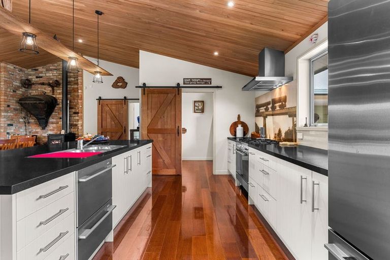 Photo of property in 632 Kara Road, Kokopu, Whangarei, 0179