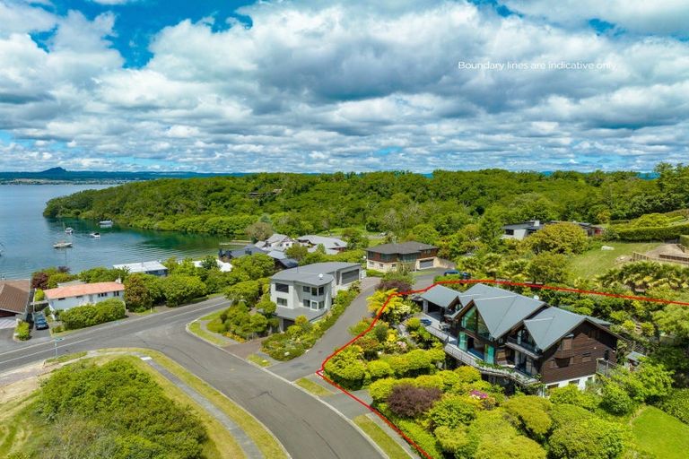 Photo of property in 5 Te Urunga Place, Acacia Bay, Taupo, 3330