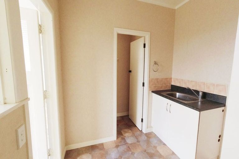 Photo of property in 52 Enderley Avenue, Enderley, Hamilton, 3214