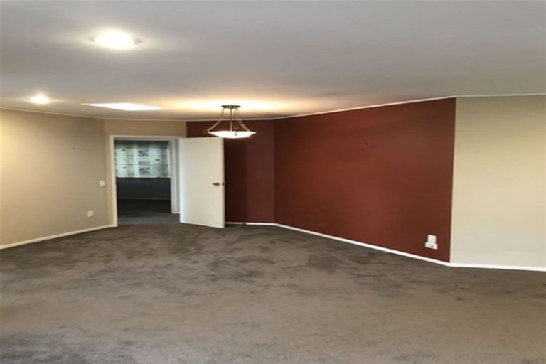 Photo of property in 38 Loloma Drive, Half Moon Bay, Auckland, 2012