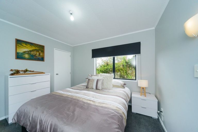 Photo of property in 17 Dahlstrom Grove, Kelvin Grove, Palmerston North, 4414