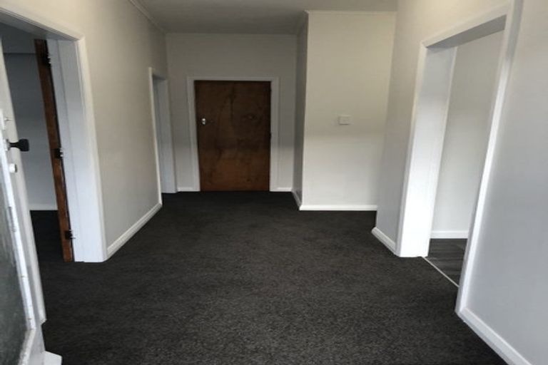 Photo of property in 33 Hindmarsh Street, Johnsonville, Wellington, 6037