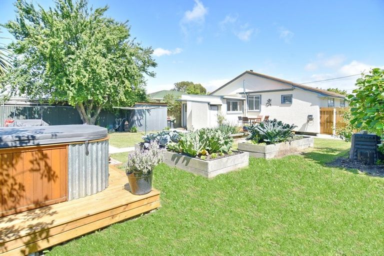 Photo of property in 12 Silvester Street, Woolston, Christchurch, 8023