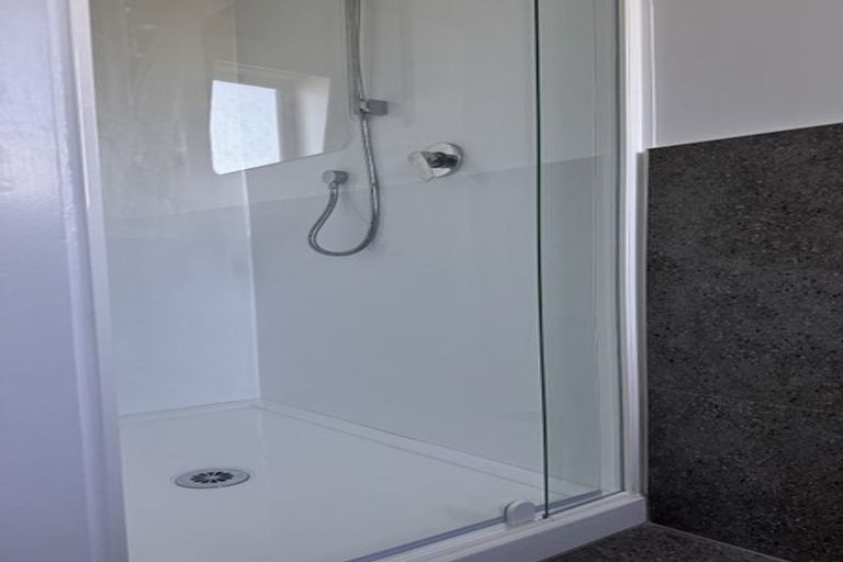 Photo of property in 26 Ngaio Road, Kelburn, Wellington, 6012