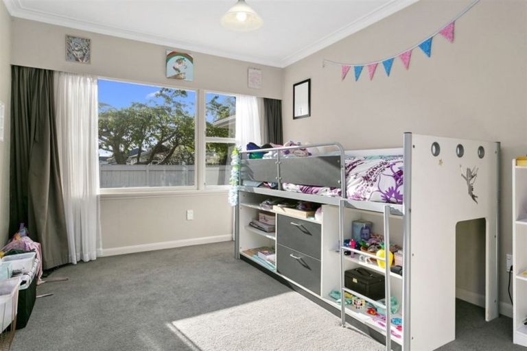 Photo of property in 322 Shakespeare Street, Leamington, Cambridge, 3432