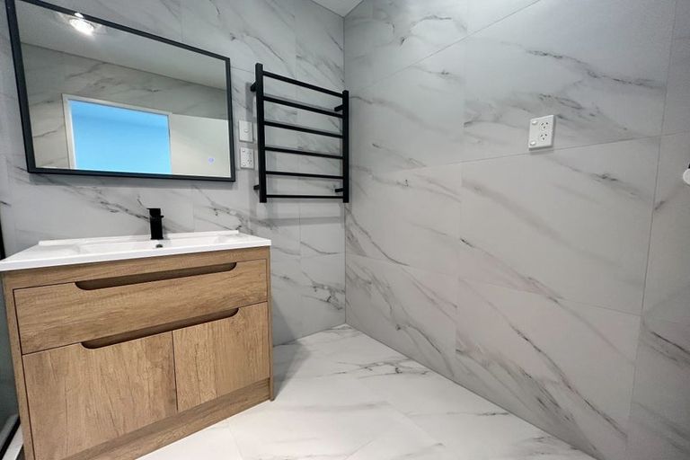 Photo of property in 8/26 Smythe Road, Henderson, Auckland, 0612