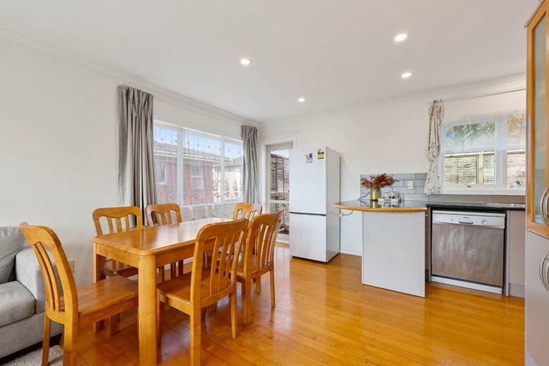 Photo of property in 77 Macleans Road, Bucklands Beach, Auckland, 2014