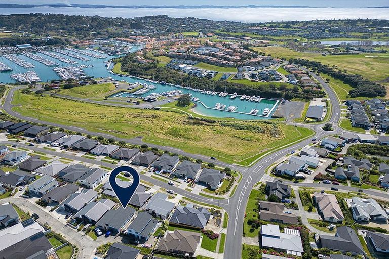 Photo of property in 10 Kiwa Crescent, Gulf Harbour, Whangaparaoa, 0930