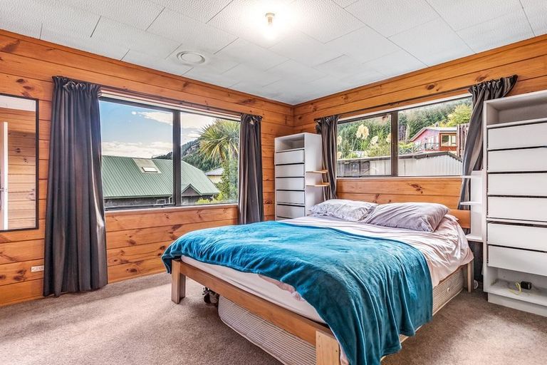 Photo of property in 27 Watts Road, Fernhill, Queenstown, 9300