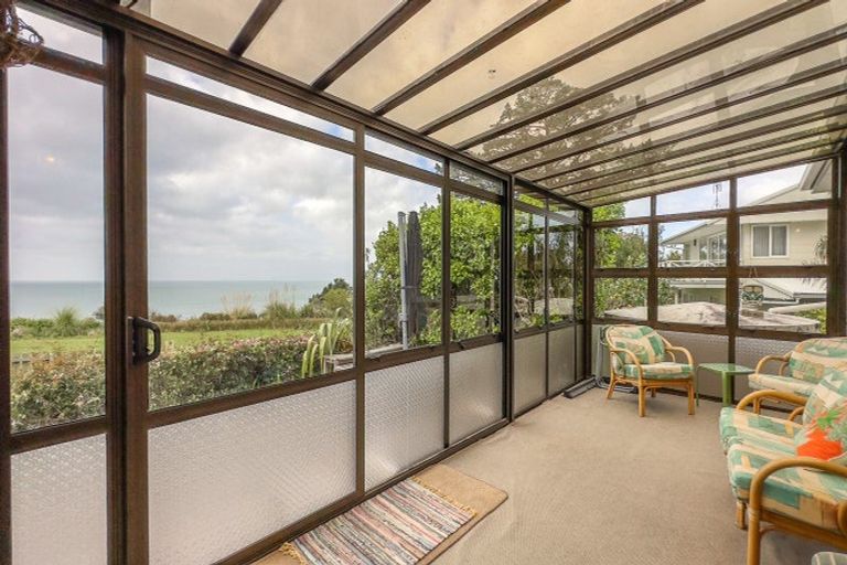 Photo of property in 107 Howard Road, Orere Point, Papakura, 2585