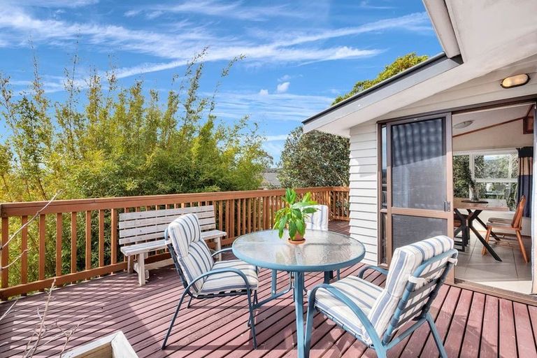 Photo of property in 4 Seabar Place, Glen Eden, Auckland, 0602