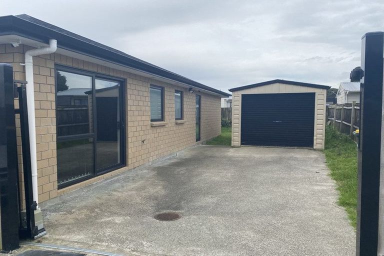 Photo of property in 1/25 Kennington Drive, Clendon Park, Auckland, 2103