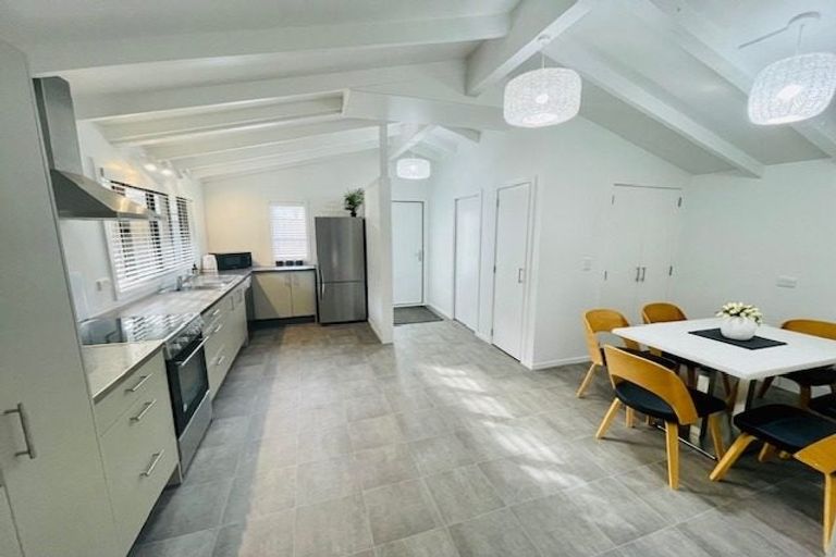 Photo of property in 25a Ludlam Crescent, Woburn, Lower Hutt, 5010