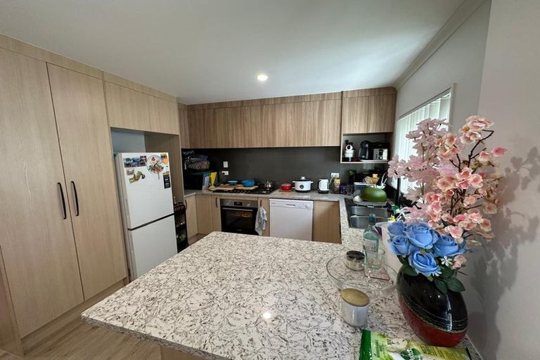 Photo of property in 30a Godley Road, Green Bay, Auckland, 0604