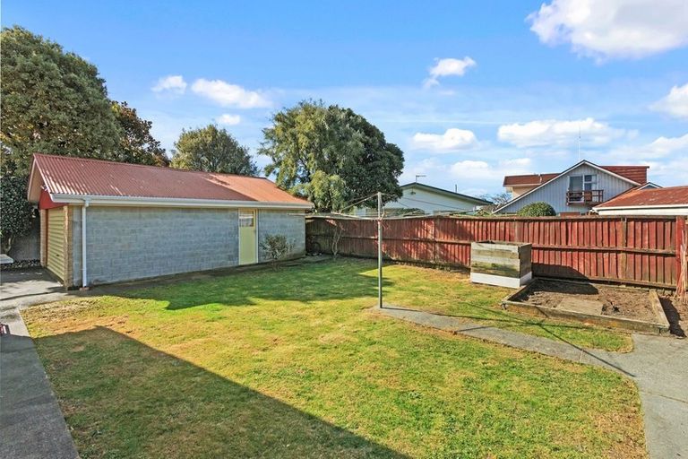 Photo of property in 6 Radbrook Street, Avonhead, Christchurch, 8042
