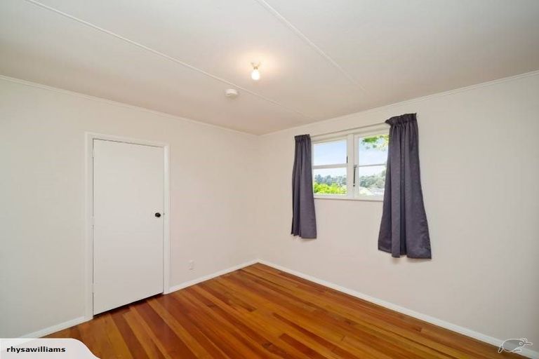 Photo of property in 60 Glenpark Avenue, Frankleigh Park, New Plymouth, 4310