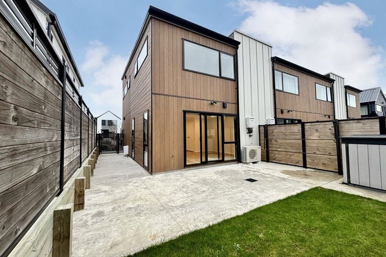 Photo of property in 6 Doug Jensen Street, Wallaceville, Upper Hutt, 5018