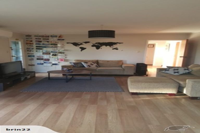 Photo of property in 2/38 Kirrie Avenue, Te Atatu South, Auckland, 0610