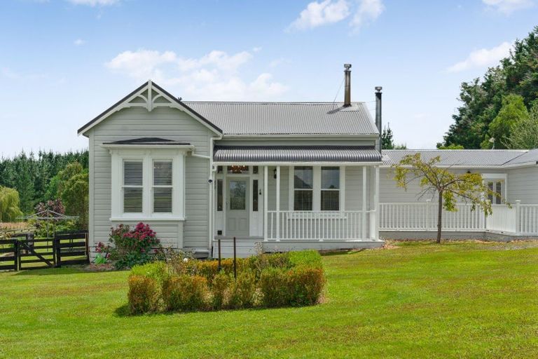 Photo of property in 63 Riversdale Road, Waihakeke, Carterton, 5792
