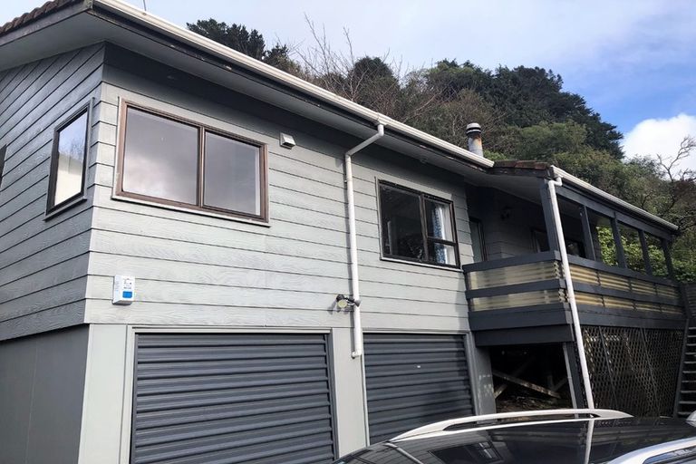 Photo of property in 145 Miromiro Road, Normandale, Lower Hutt, 5010