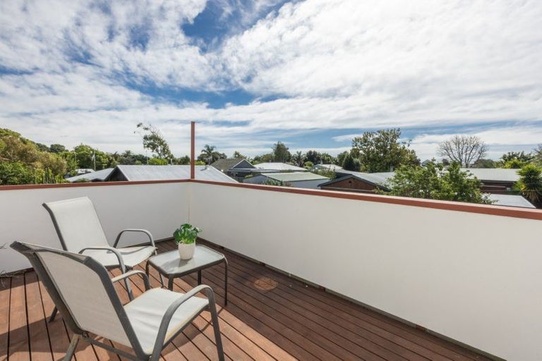 Photo of property in 3 Memorial Park Avenue, Haumoana, 4102