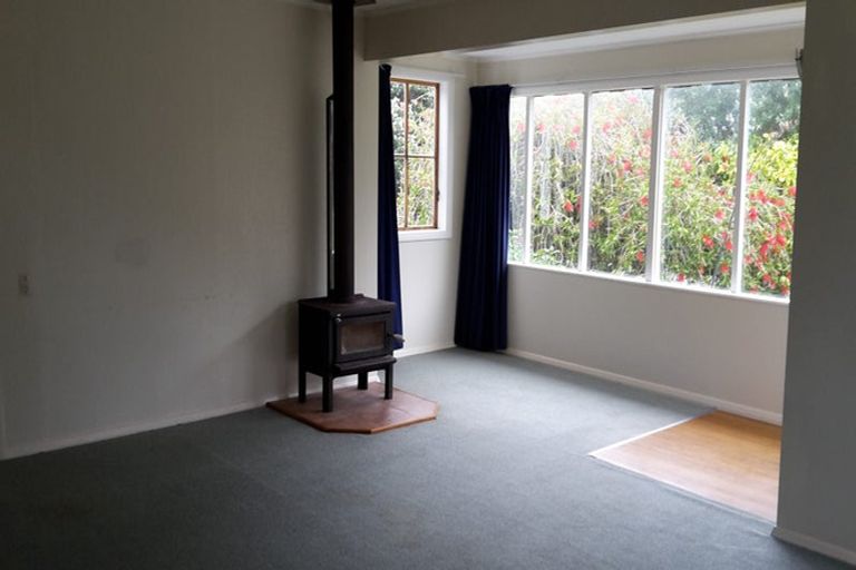 Photo of property in 8 Mahoe Street, Otaki Beach, Otaki, 5512