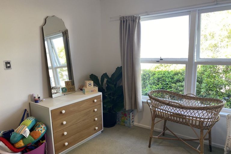 Photo of property in 1/24 Knights Road, Rothesay Bay, Auckland, 0630