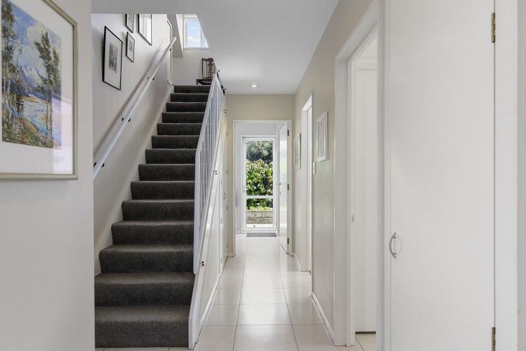 Photo of property in 1 Kelson Lane, Ilam, Christchurch, 8041