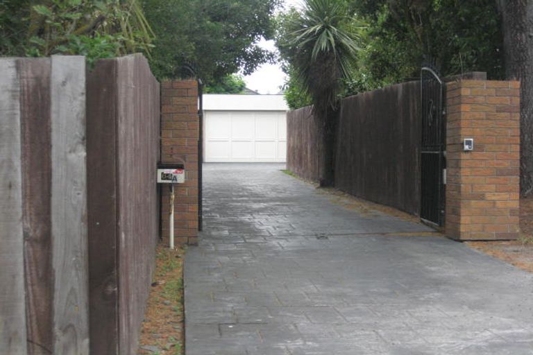 Photo of property in 2/64 Peer Street, Upper Riccarton, Christchurch, 8041