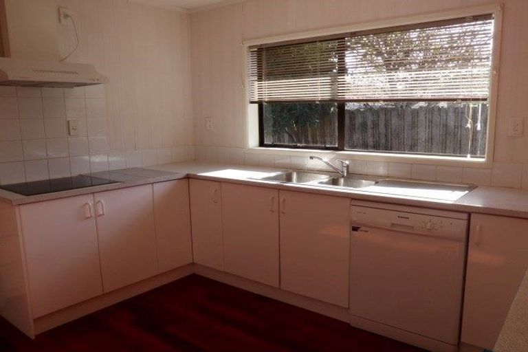 Photo of property in 14 Bob Charles Drive, Golflands, Auckland, 2013