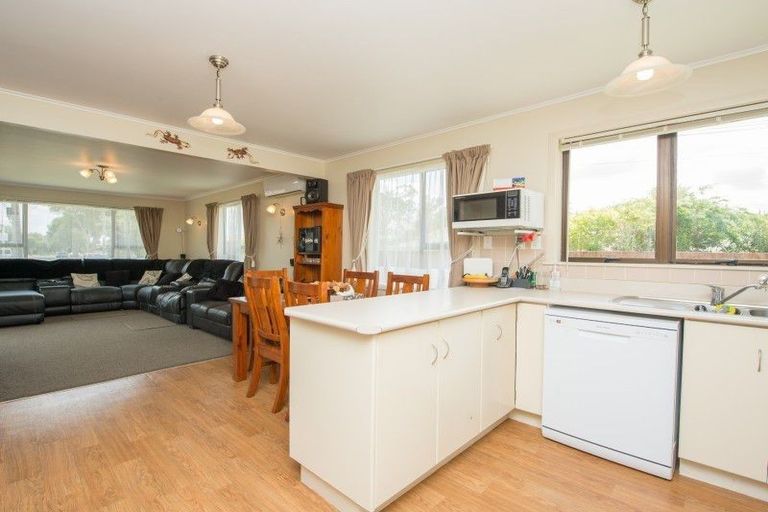 Photo of property in 66 Southsea Crescent, Silverdale, Hamilton, 3216