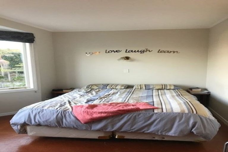 Photo of property in 25 View Road, Shelly Park, Auckland, 2014