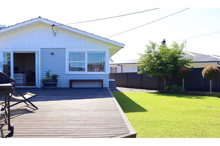 Photo of property in 1/14 James Street, Bayview, Auckland, 0629