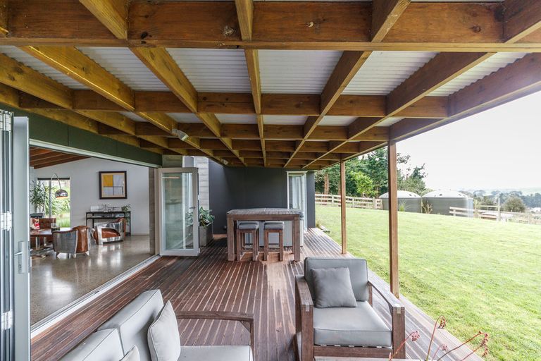 Photo of property in 62 Kereru Drive, Turitea, Palmerston North, 4472