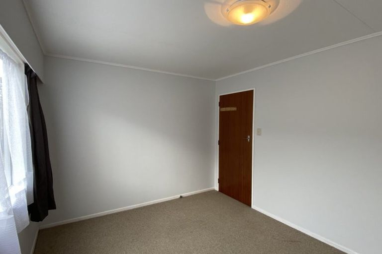 Photo of property in 4 Hillview Crescent, Paparangi, Wellington, 6037