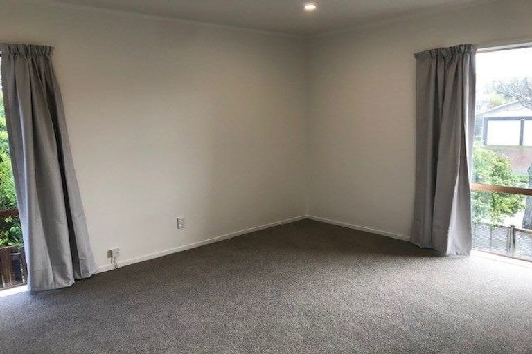 Photo of property in 12a Prince Regent Drive, Half Moon Bay, Auckland, 2012