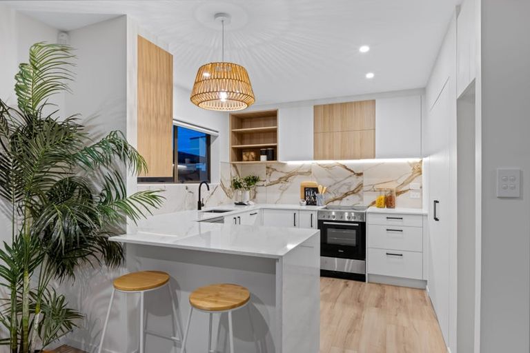 Photo of property in 2/3 Centreway Road, Orewa, 0931