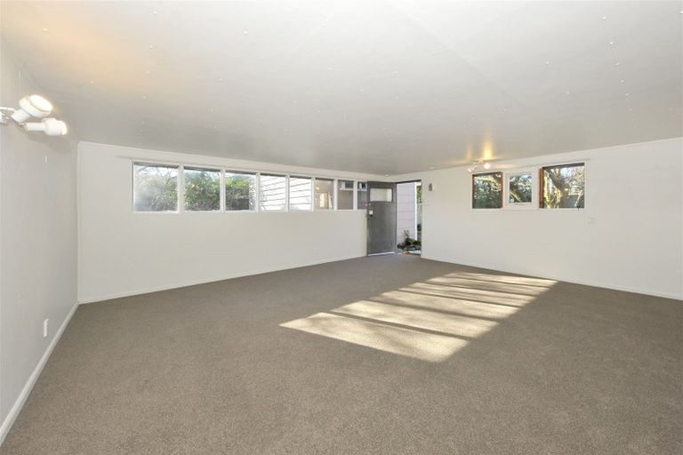 Photo of property in 35 Suva Street, Upper Riccarton, Christchurch, 8041
