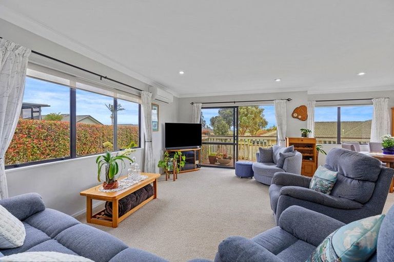 Photo of property in 26 Highcroft Place, Welcome Bay, Tauranga, 3112